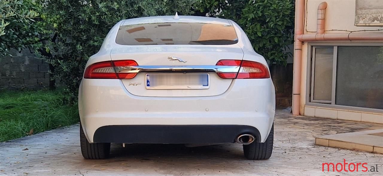 2014' Jaguar XF photo #5