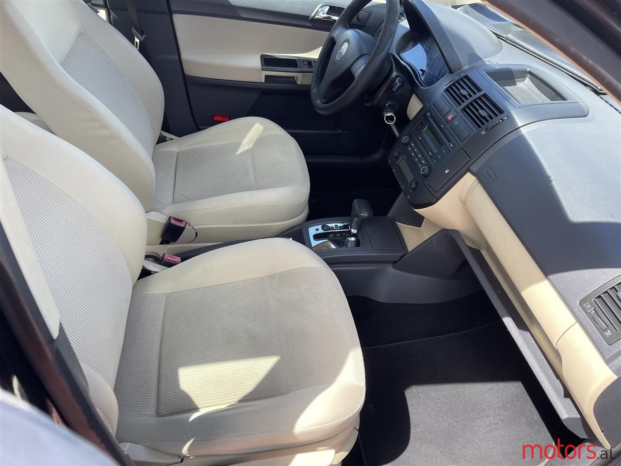 2007' Volkswagen Polo photo #5