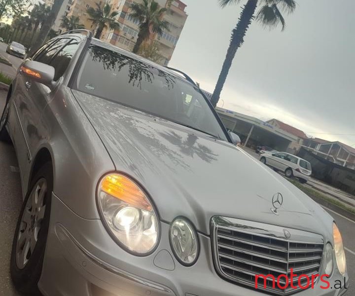 2008' Mercedes-Benz E 200 photo #5