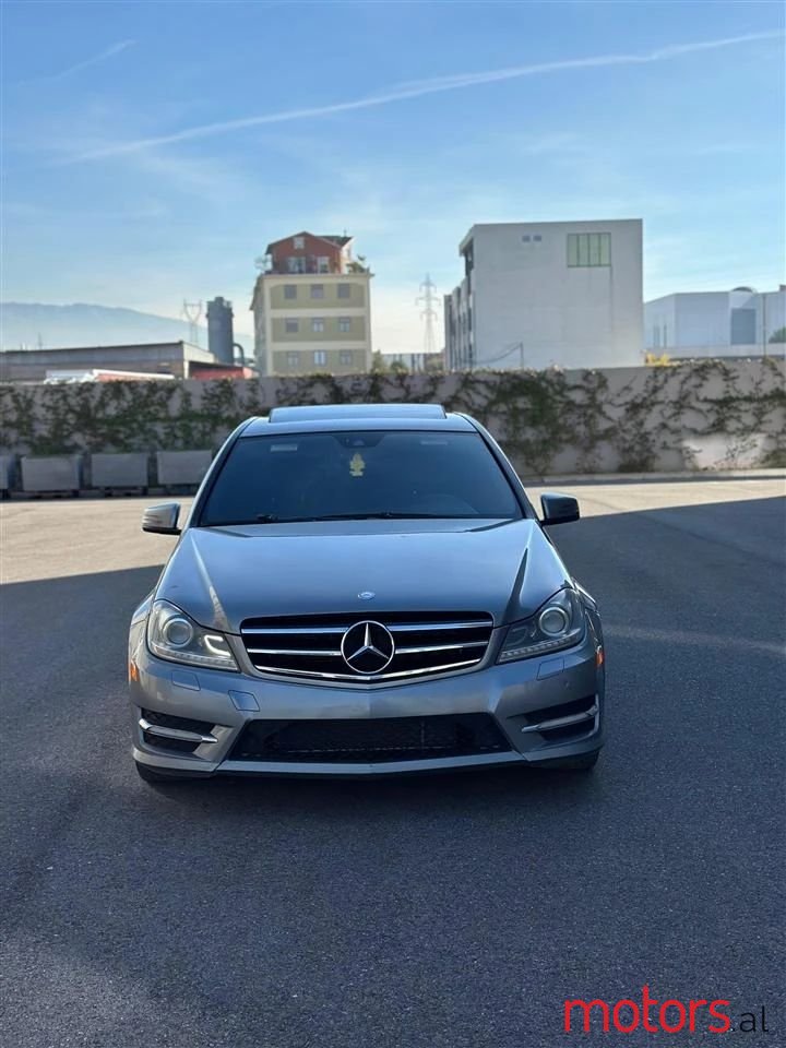 2012' Mercedes-Benz C 300 photo #1