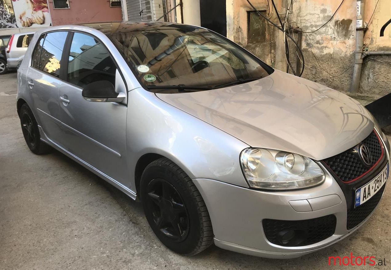 2005' Volkswagen Golf photo #1