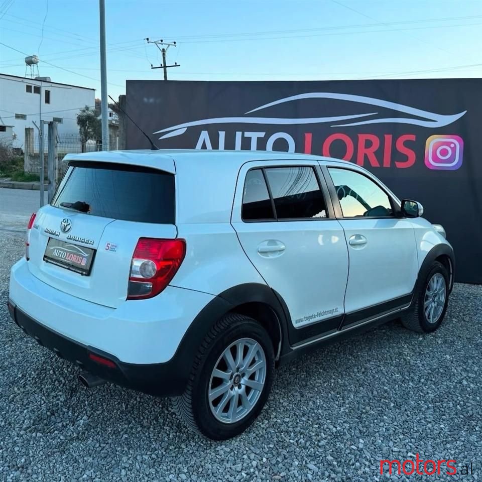 2011' Toyota Urban Cruiser photo #4