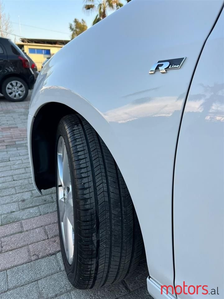 2013' Volkswagen Golf photo #4