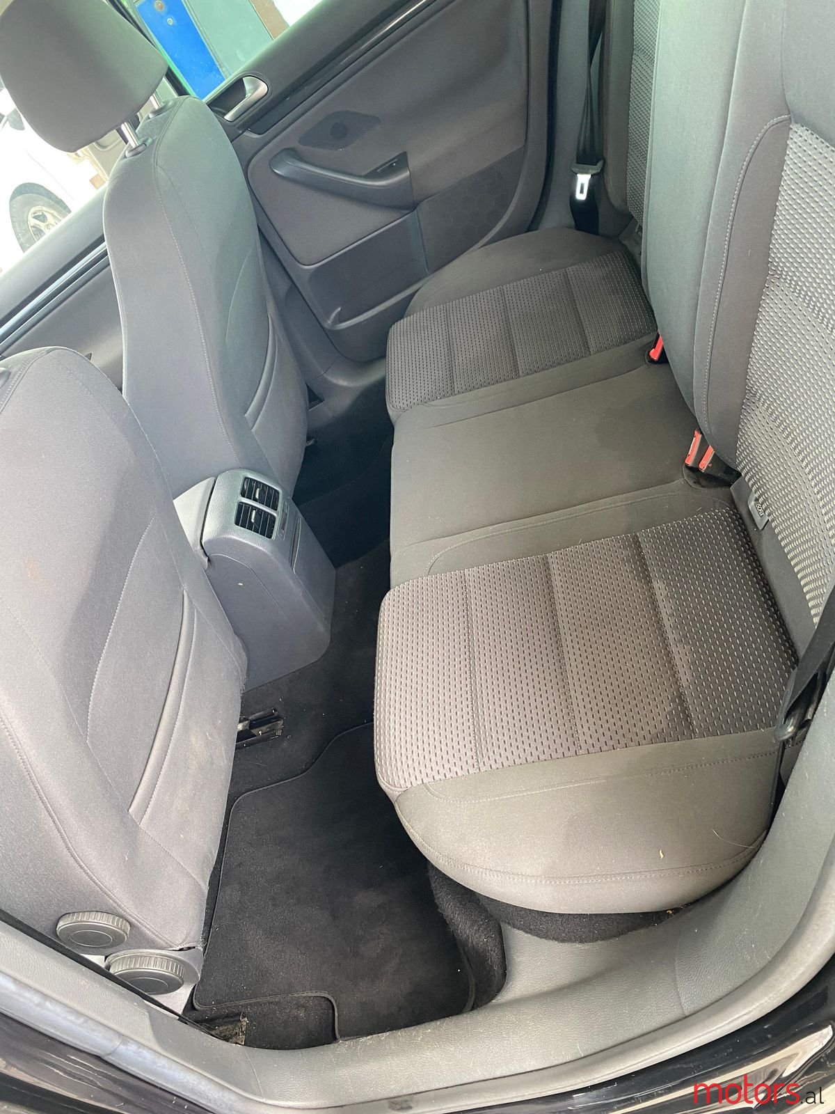 2007' Volkswagen Golf photo #5