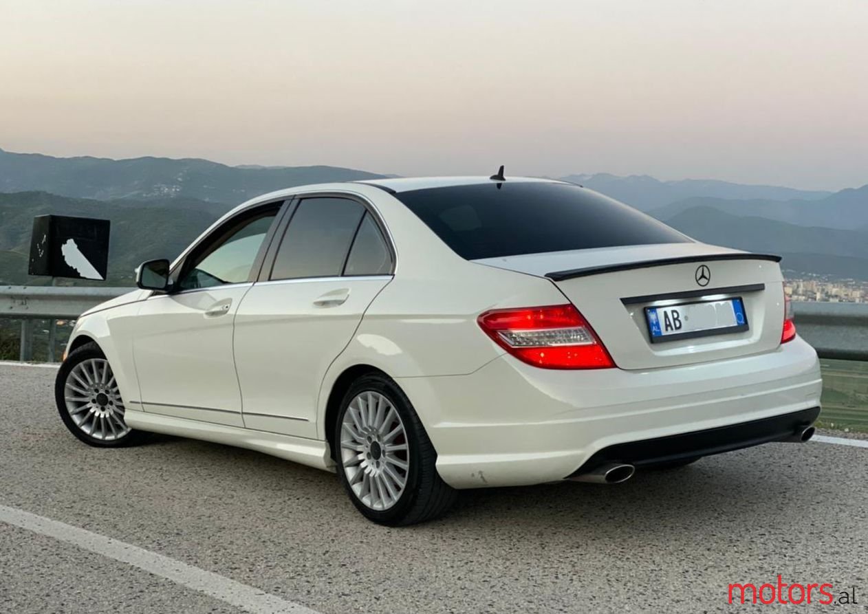2009' Mercedes-Benz C 300 photo #1