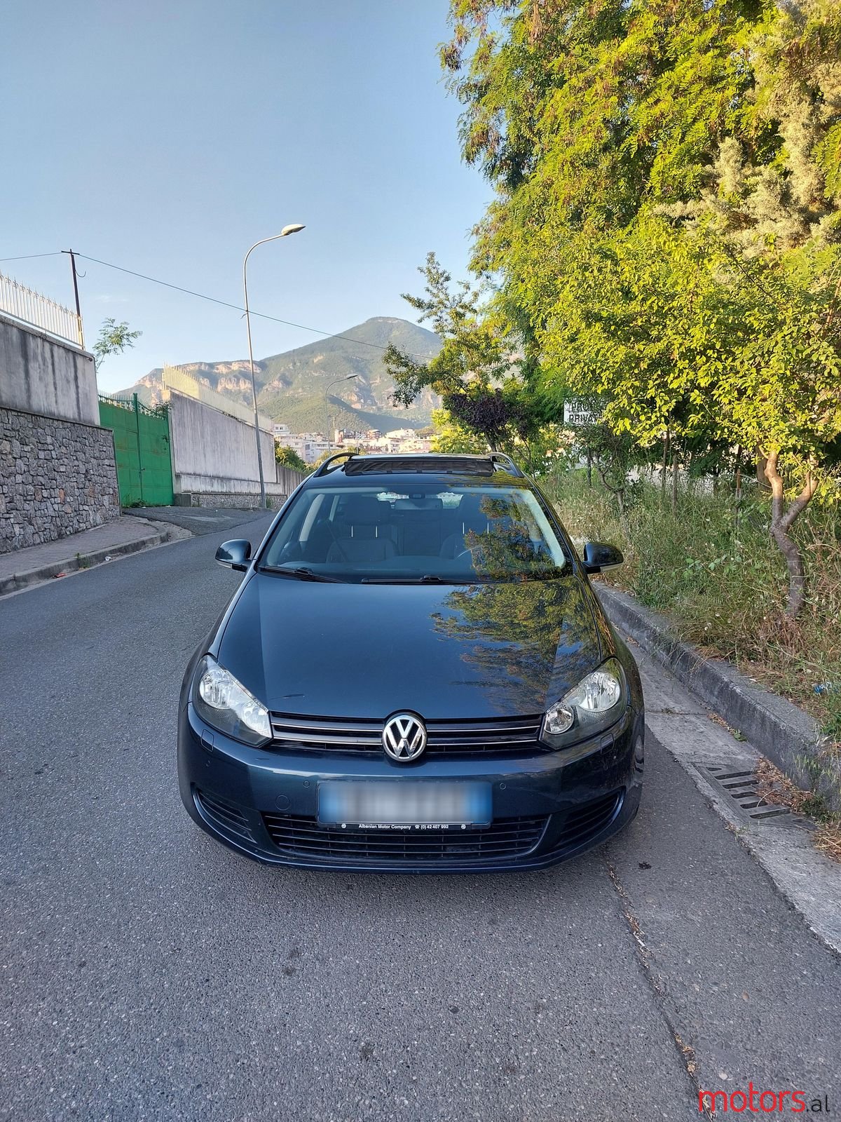 2010' Volkswagen Golf photo #3