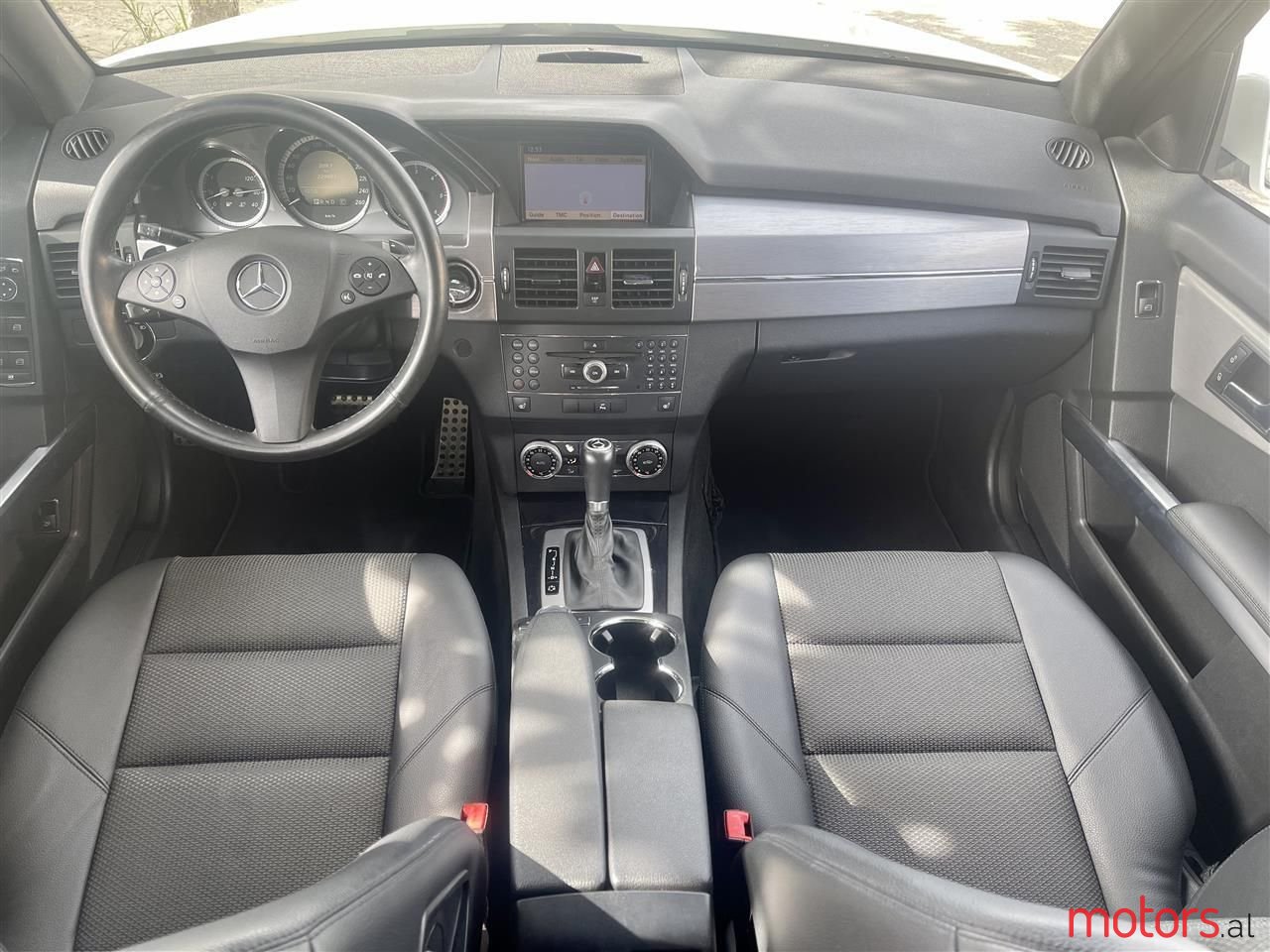 2010' Mercedes-Benz GLK 250 photo #3