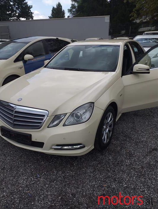 2012' Mercedes-Benz E 200 photo #1