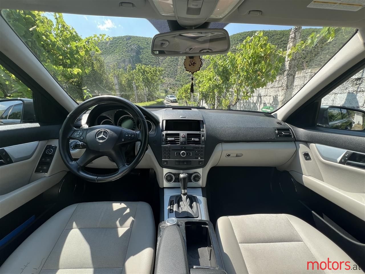 2009' Mercedes-Benz 200 photo #4