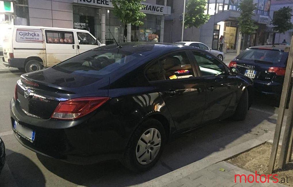 2010' Opel Insignia photo #1