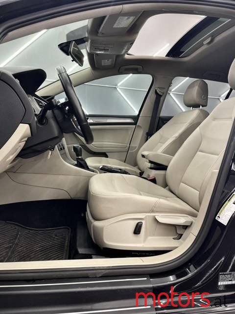 2015' Volkswagen Golf photo #3