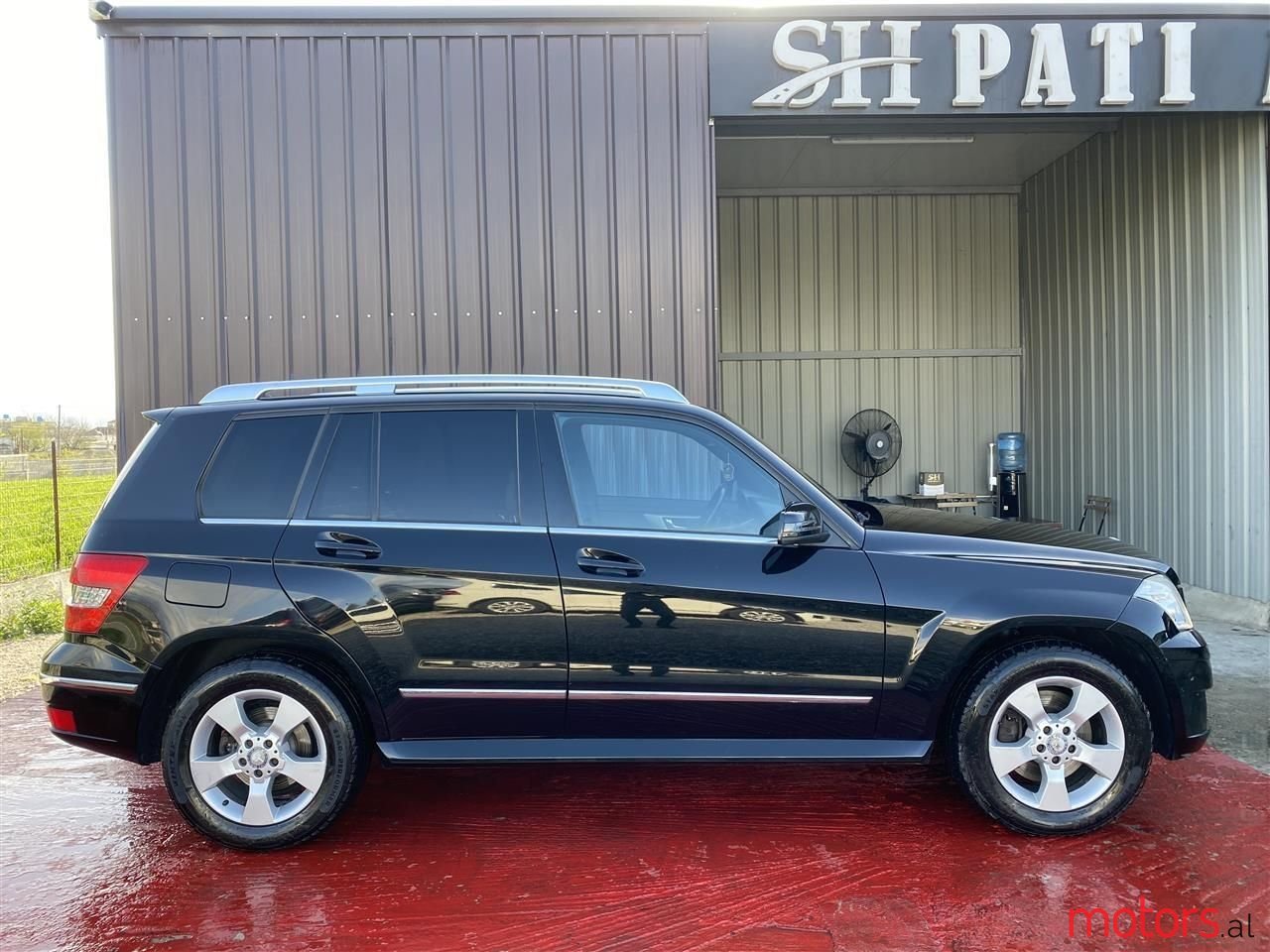 2010' Mercedes-Benz GLK 320 photo #2