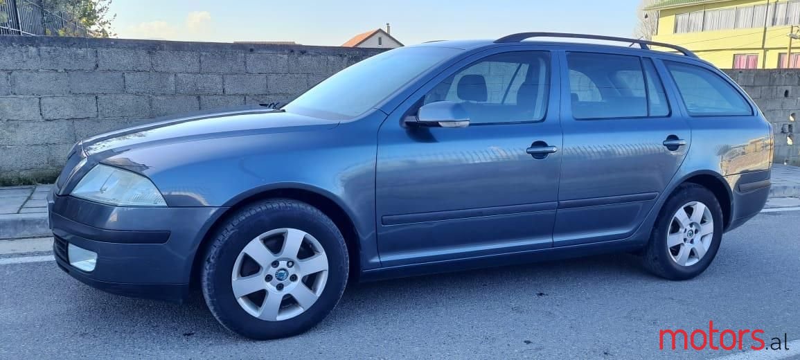 2005' Skoda Octavia photo #2