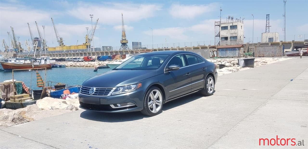 2013' Volkswagen Passat photo #4