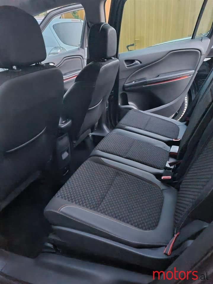 2016' Opel Zafira photo #3