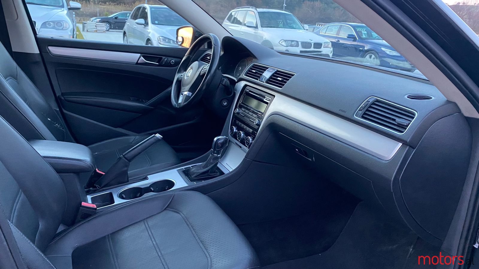 2013' Volkswagen Passat photo #4