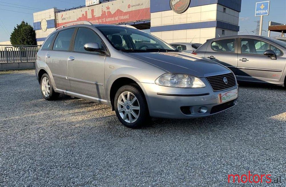 2006' Toyota RAV4 photo #1