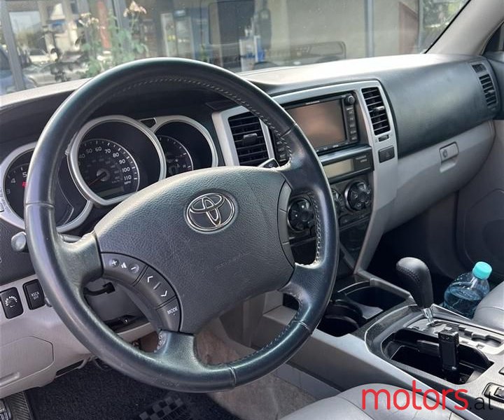 2005' Toyota 4Runner photo #4