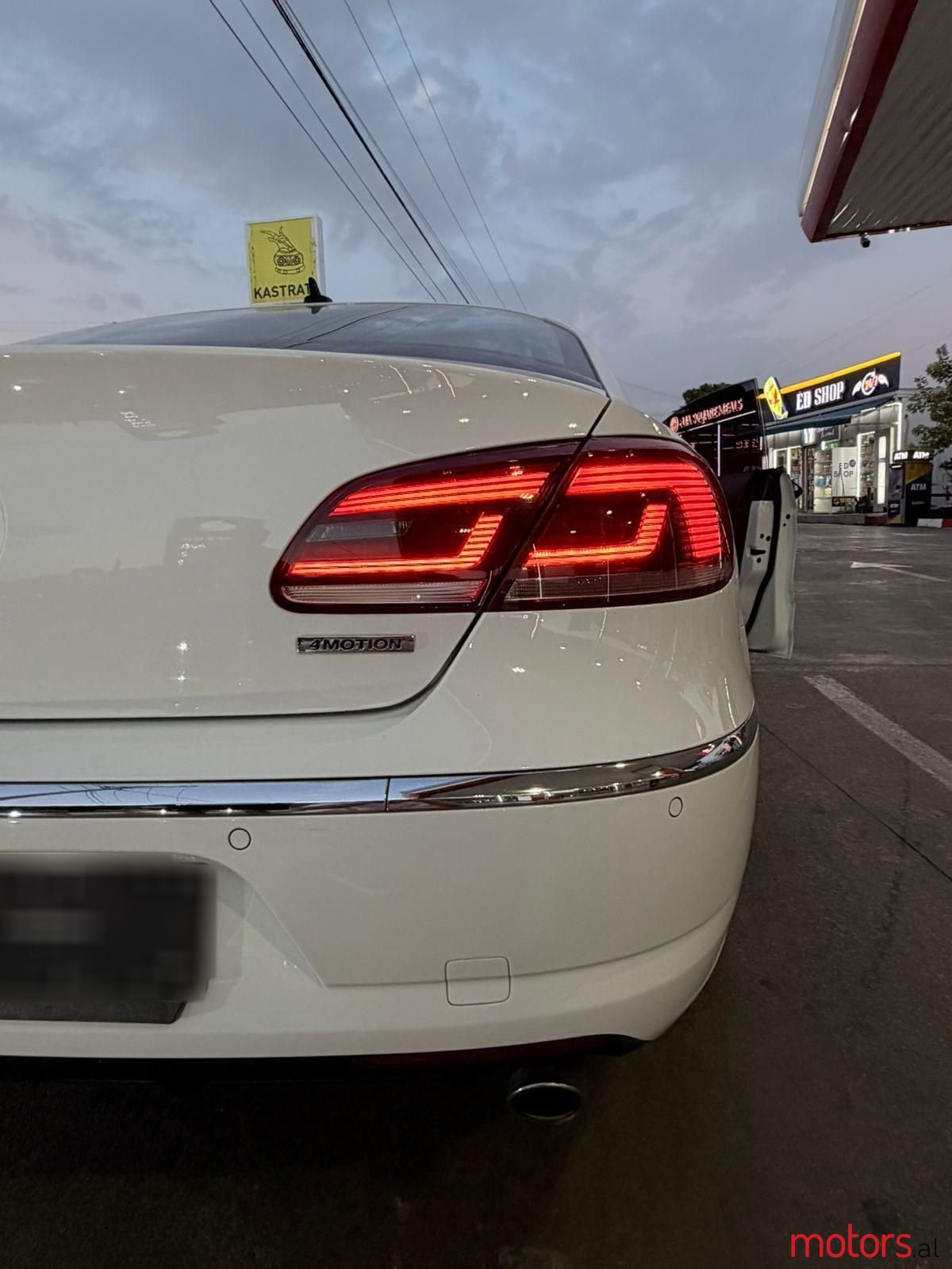 2015' Volkswagen Passat photo #5