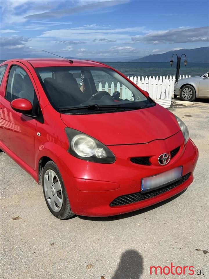 2006' Toyota Aygo photo #2