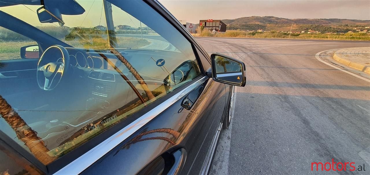 2012' Mercedes-Benz C 300 photo #4