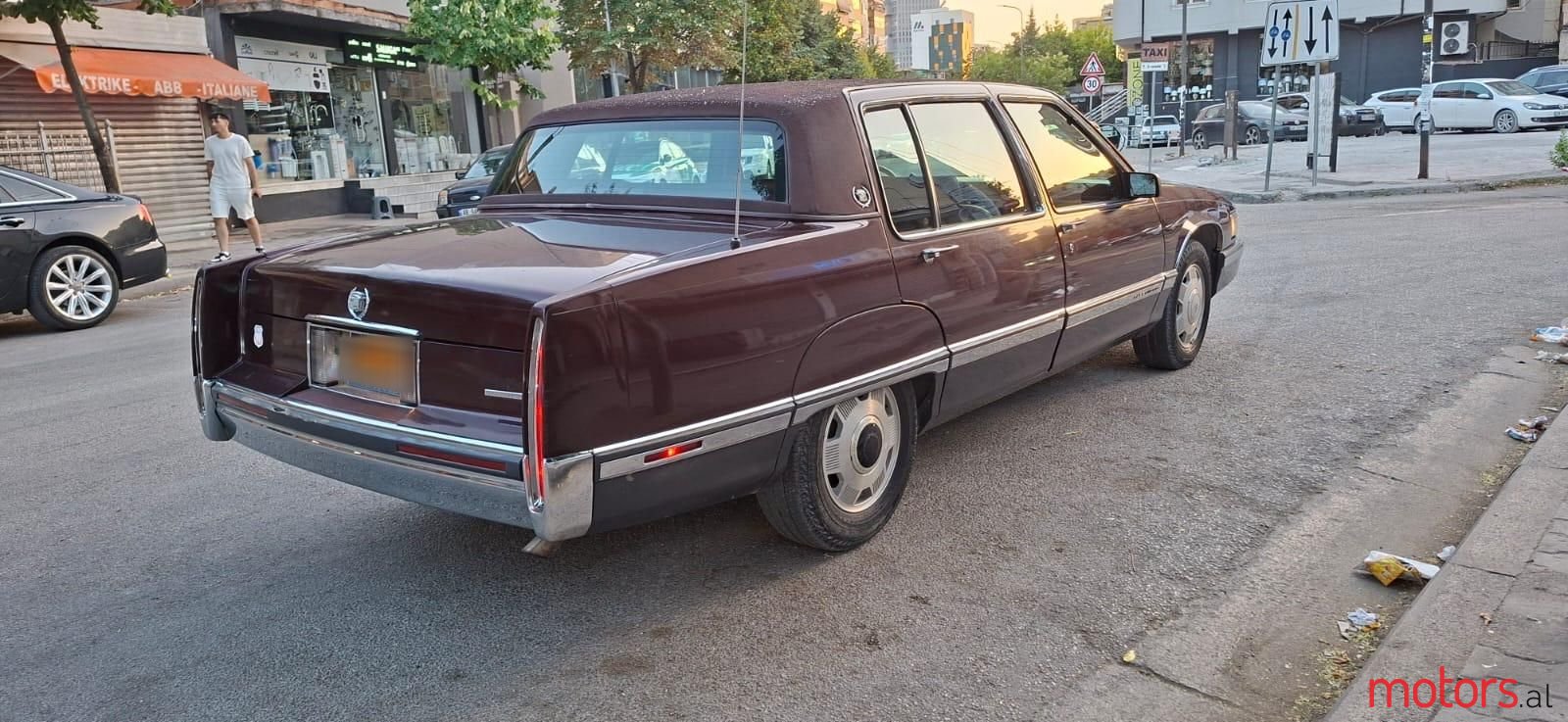 1990' Cadillac Fleetwood photo #3