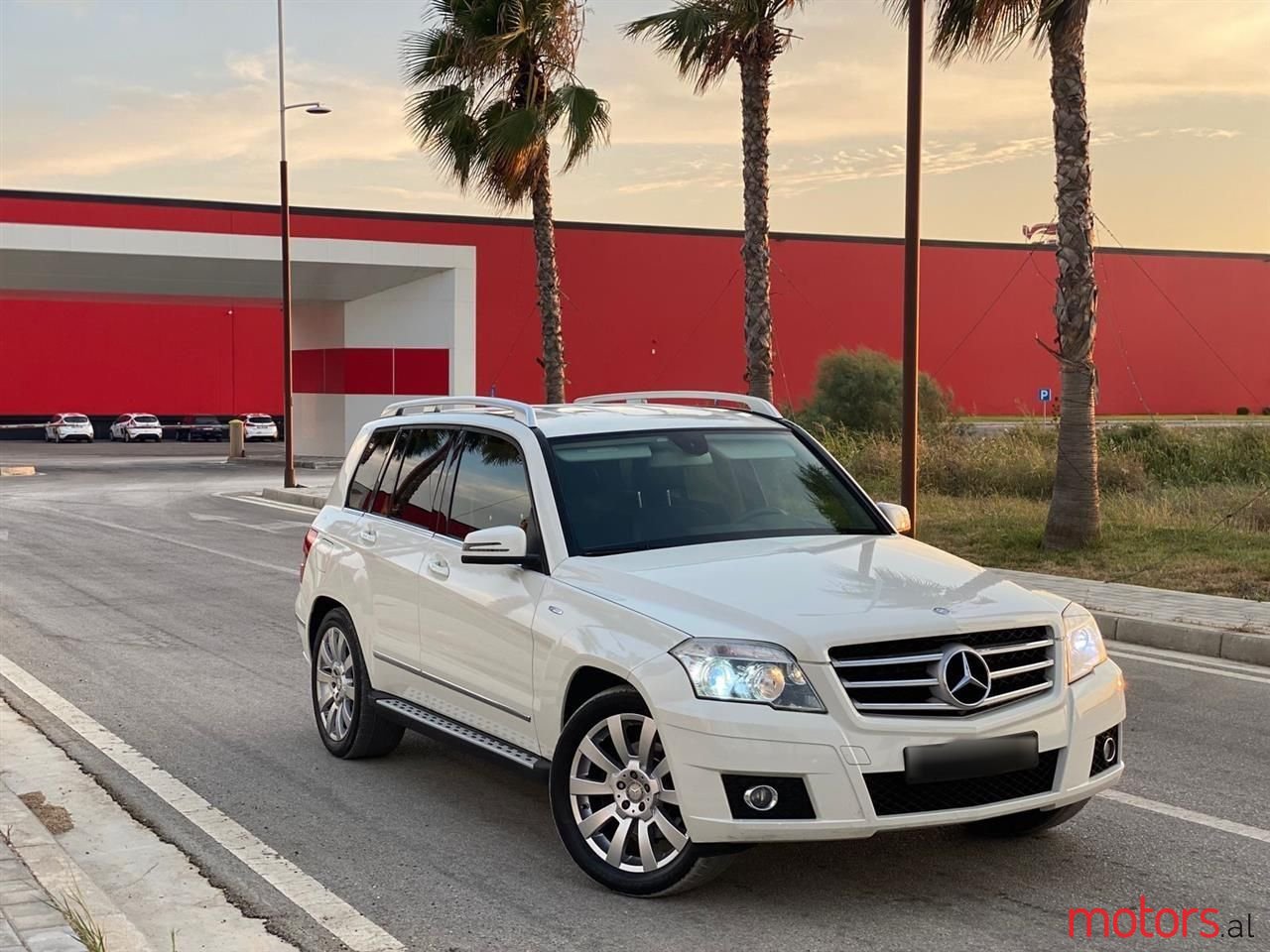 2011' Mercedes-Benz GLK 220 photo #1