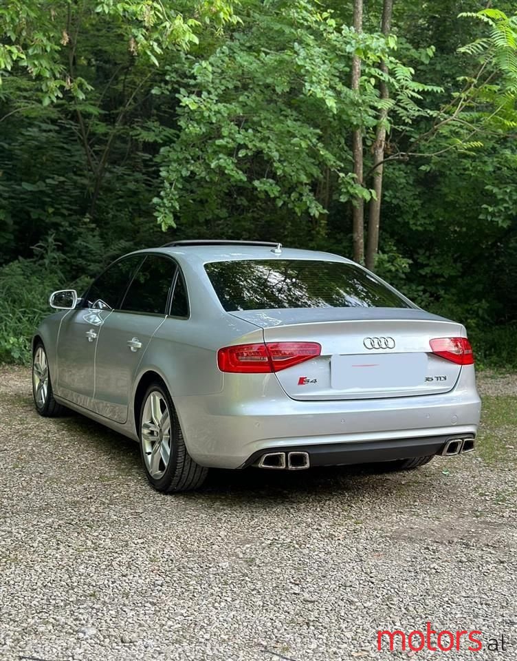 2013' Audi A4 photo #3