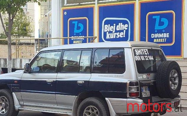 2000' Mitsubishi Pajero photo #1