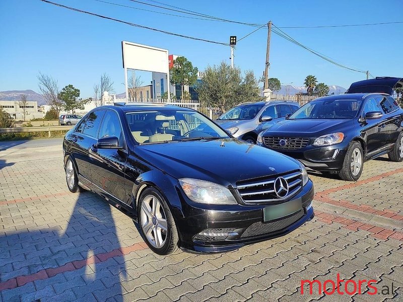 2011' Mercedes-Benz C 300 photo #6