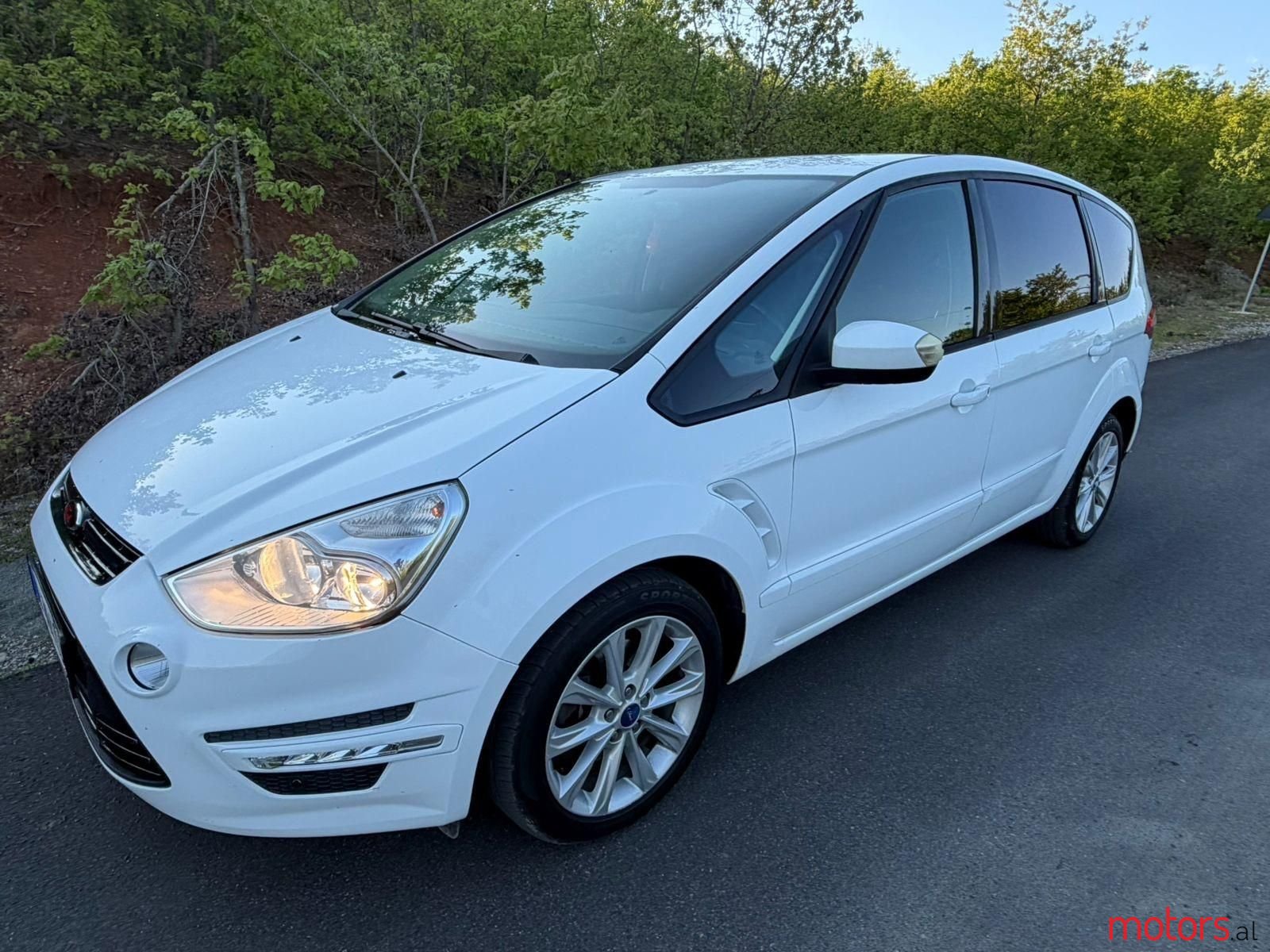 2012' Ford S-Max photo #3