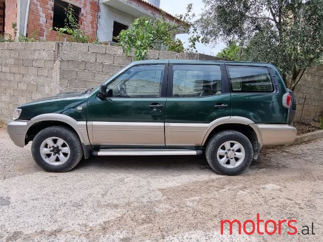 2001' Nissan Terrano photo #2