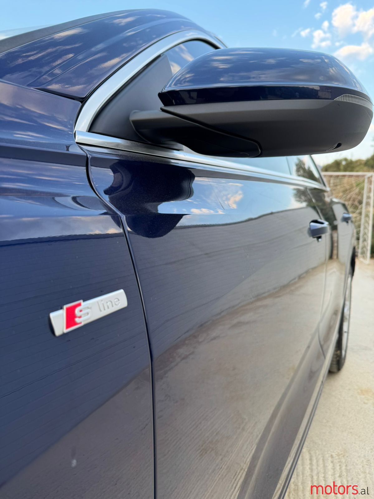 2019' Audi Q8 photo #5