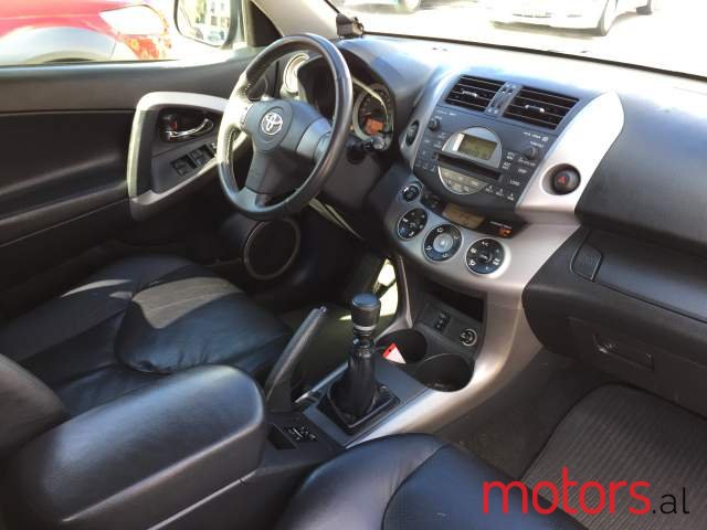 2006' Toyota RAV4 photo #3