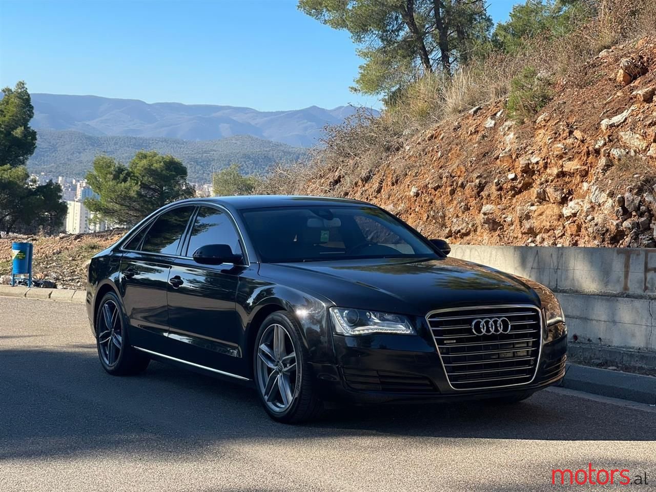 2011' Audi A8 photo #3