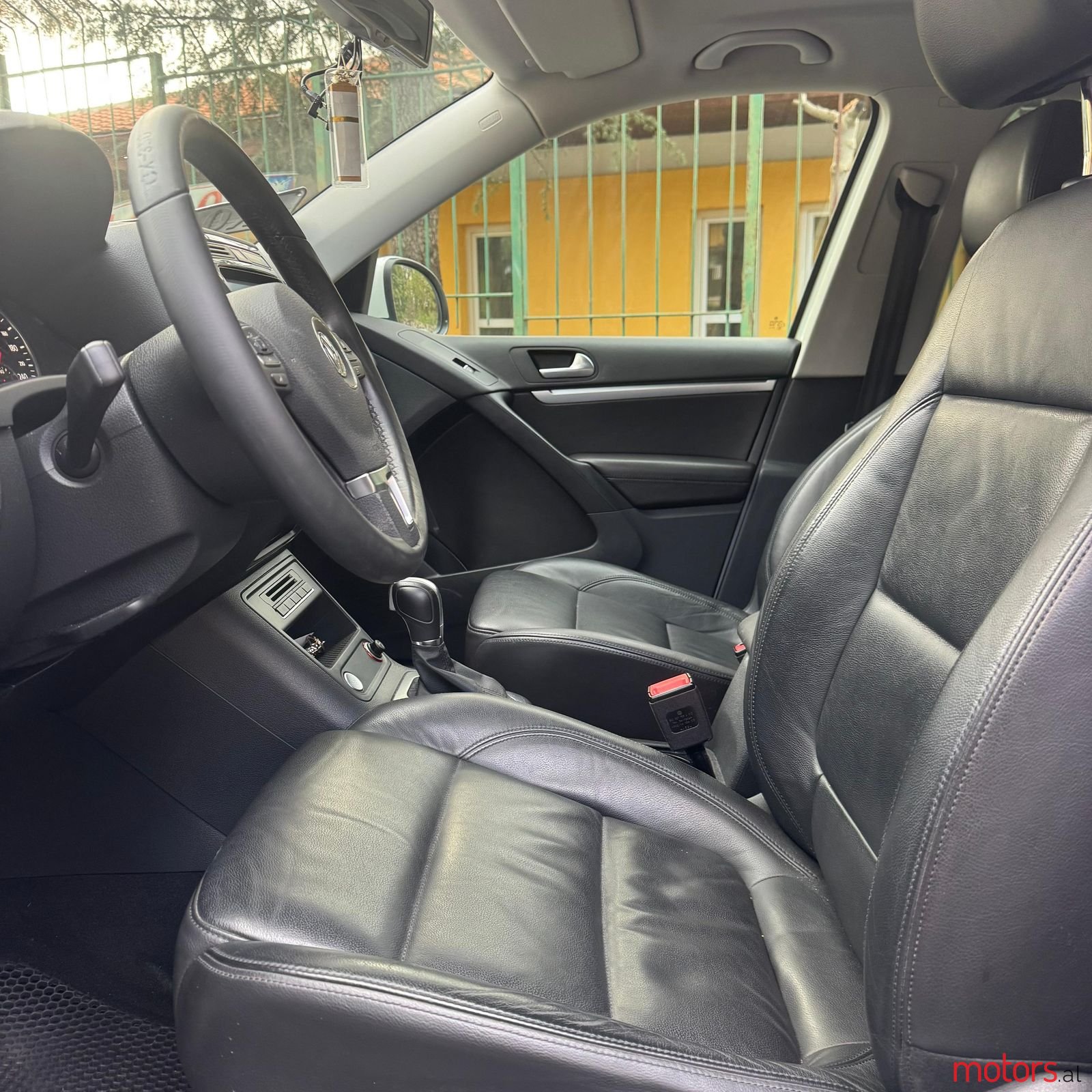 2014' Volkswagen Tiguan photo #5