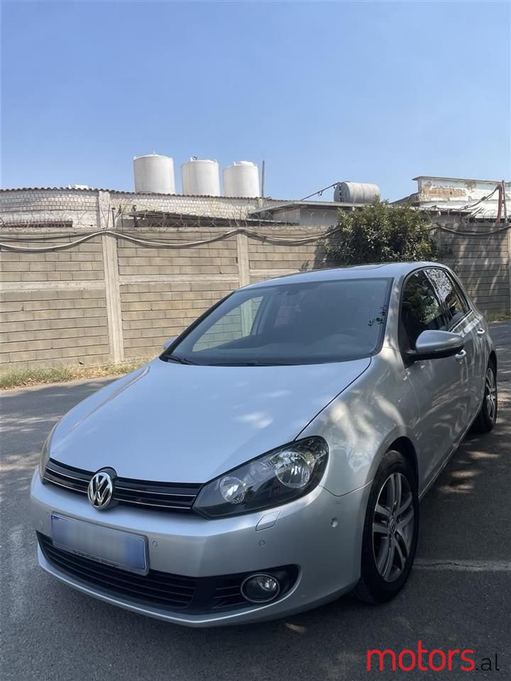 2011' Volkswagen Golf photo #1