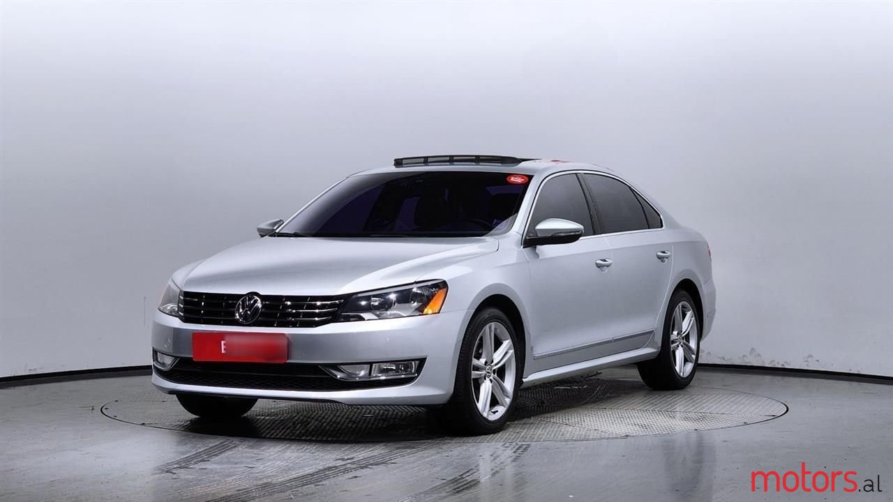 2012' Volkswagen Passat photo #1