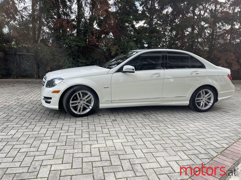 2012' Mercedes-Benz C 250 photo #2