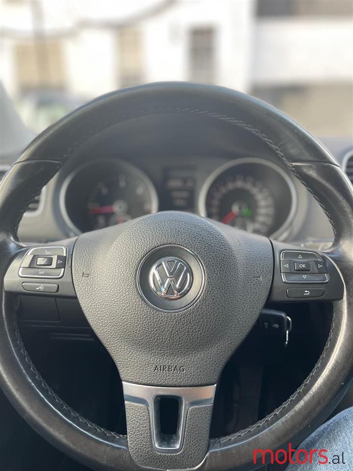 2010' Volkswagen Golf photo #6