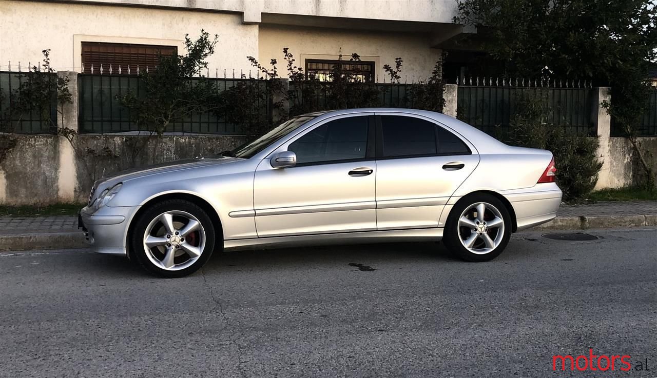 2004' Mercedes-Benz C 220 photo #4