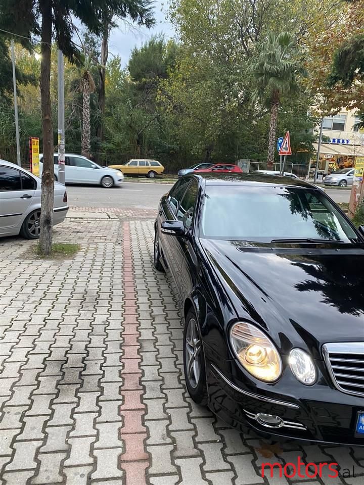 2008' Mercedes-Benz E 220 photo #6