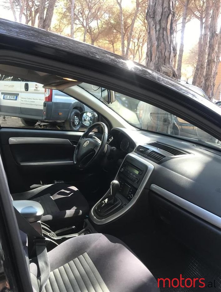 2012' Fiat Croma photo #1