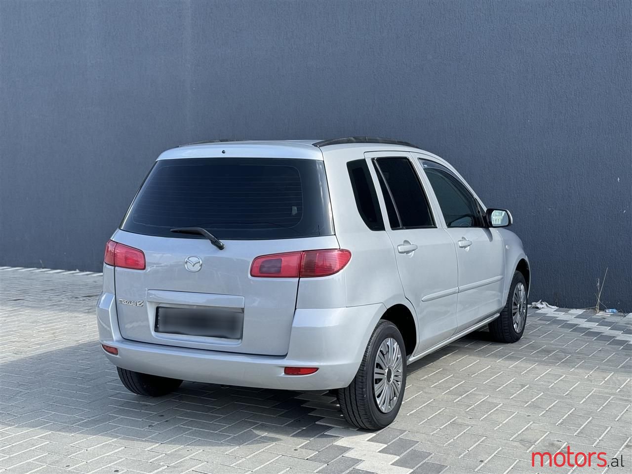 2004' Mazda 2 photo #2