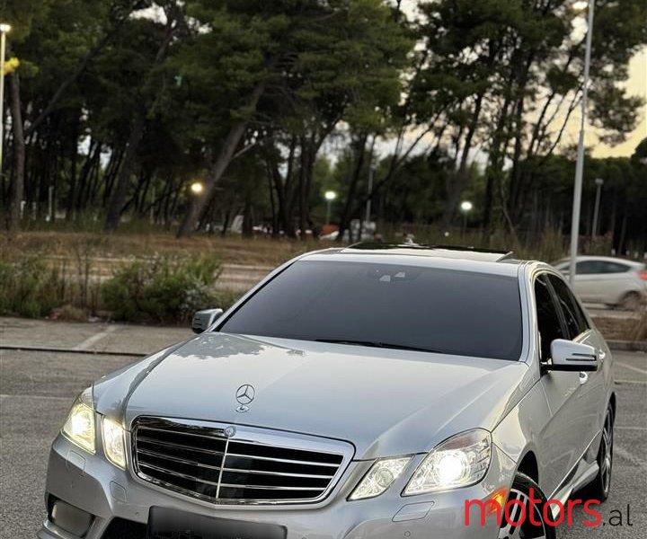 2010' Mercedes-Benz E 55 AMG photo #5