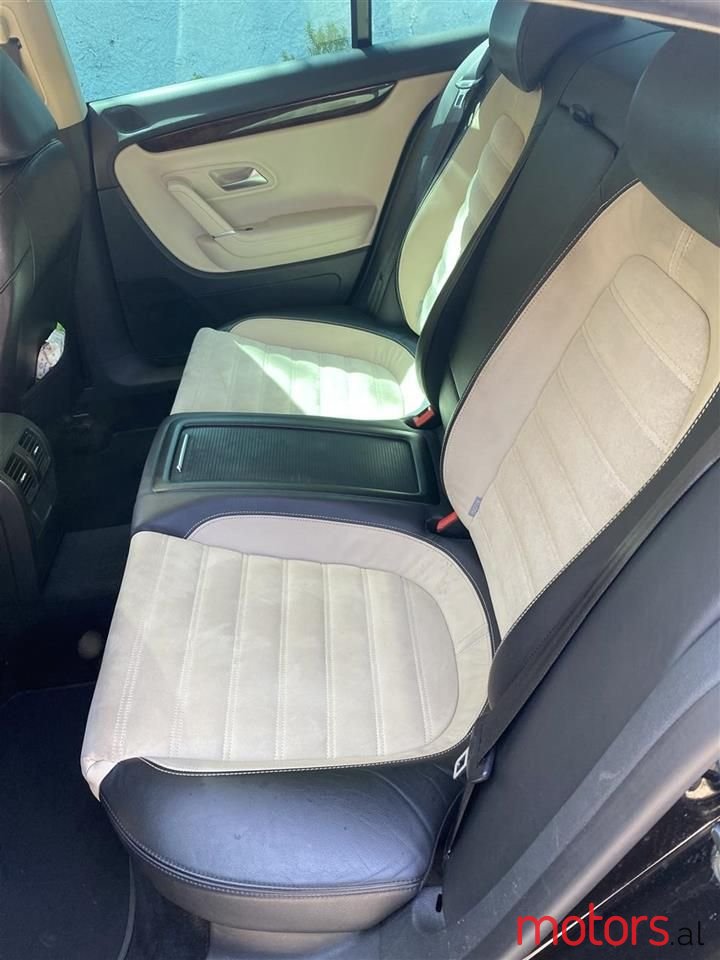 2011' Volkswagen photo #1