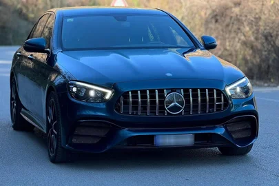 2017' Mercedes-Benz E 220