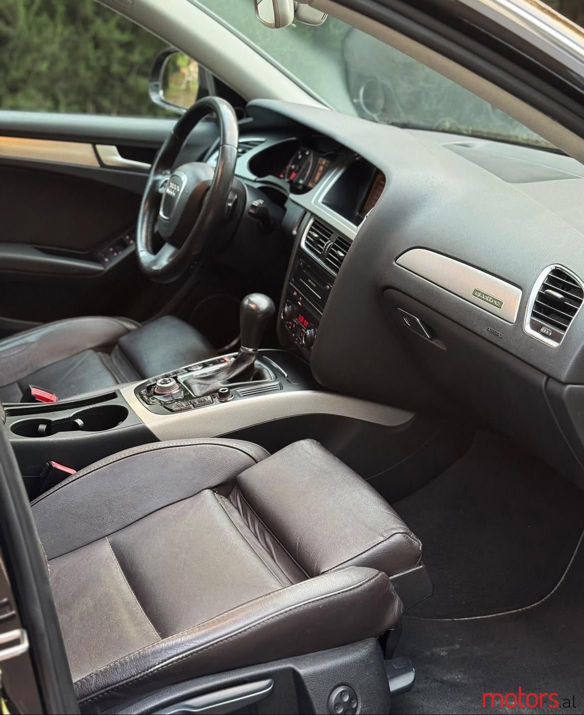 2010' Audi A4 photo #3