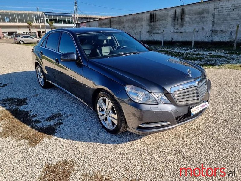 2013' Mercedes-Benz E 220 photo #1