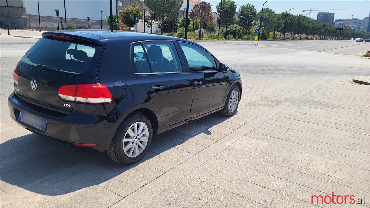 2010' Volkswagen Golf photo #6